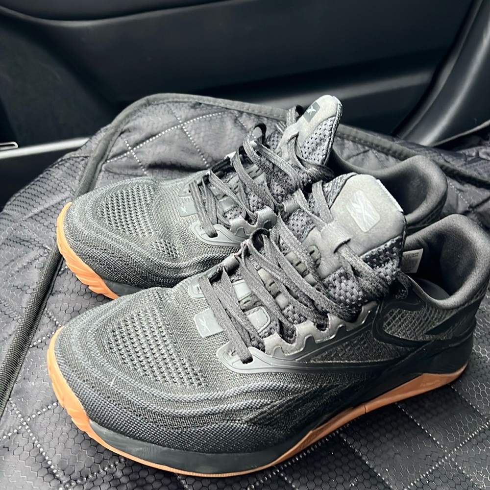 Like new mens Reebok Nano X2 size 9